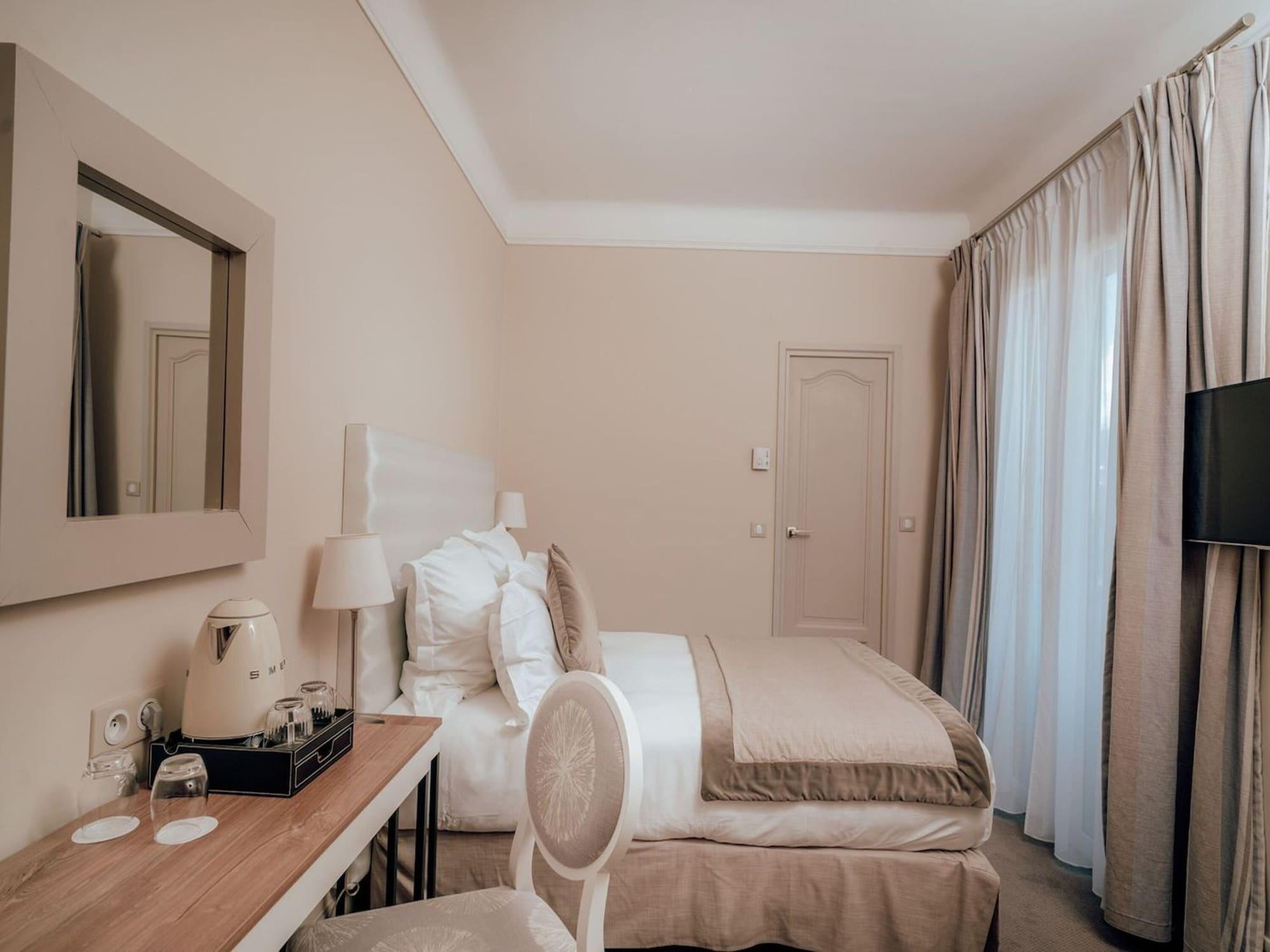 Hotel Ermitage De L'oasis & - Cannes 4*
